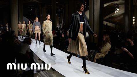 sss22 miu fashion show